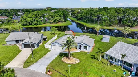 1802 SE Camden Street Port St Lucie FL 34952