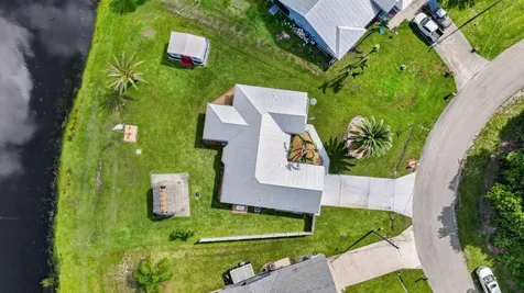 1802 SE Camden Street Port St Lucie FL 34952