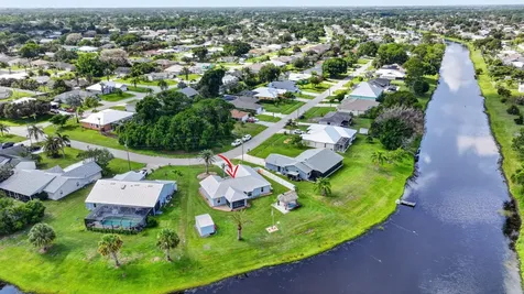 1802 SE Camden Street Port St Lucie FL 34952