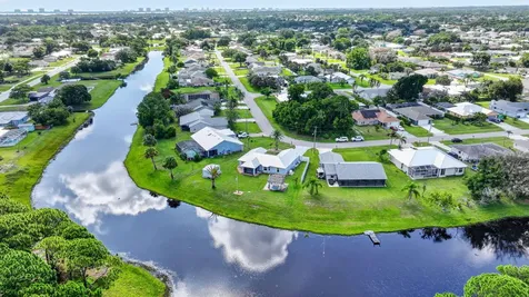 1802 SE Camden Street Port St Lucie FL 34952