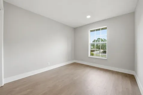 7318 NW 75th Street Tamarac FL 33321