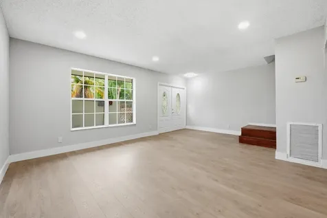 7318 NW 75th Street Tamarac FL 33321
