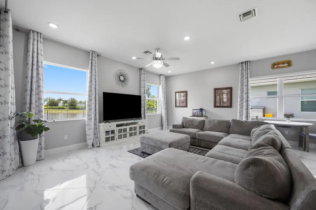 5669 Liberty Lane Westlake FL 33470