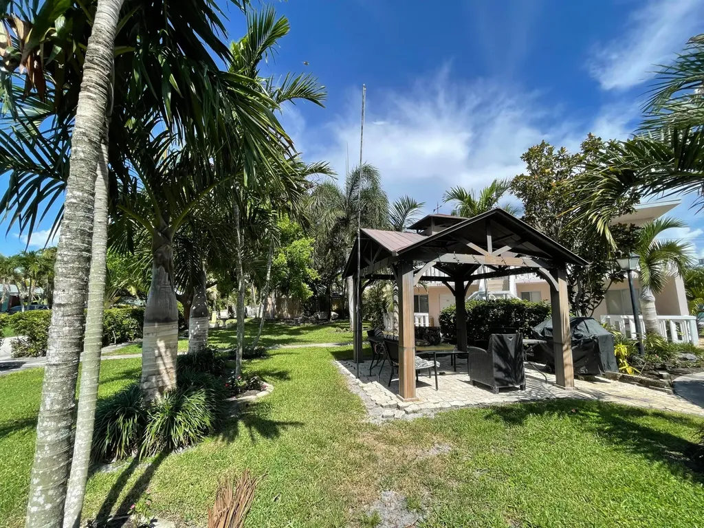 229 SE 1st Avenue Boynton Beach FL 33435
