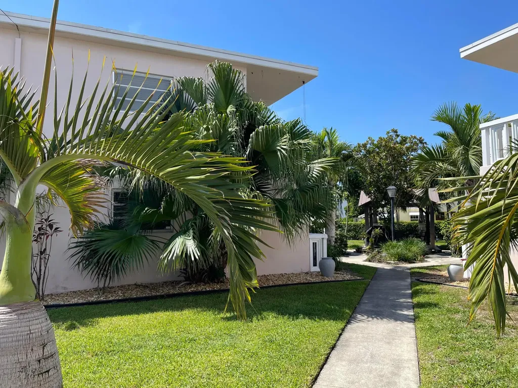 229 SE 1st Avenue Boynton Beach FL 33435
