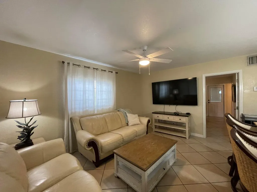 229 SE 1st Avenue Boynton Beach FL 33435