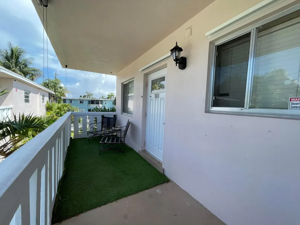 229 SE 1st Avenue Boynton Beach FL 33435