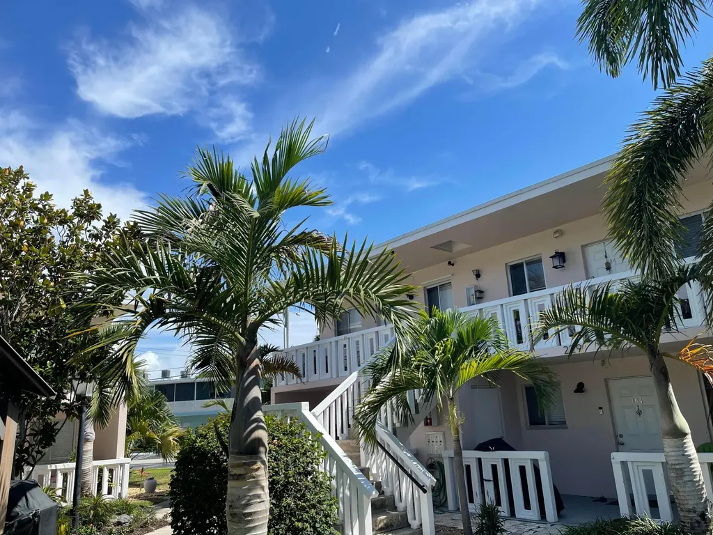 229 SE 1st Avenue Boynton Beach FL 33435