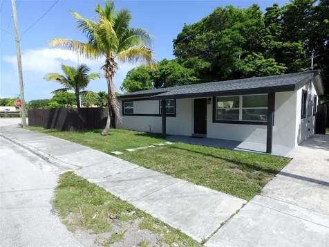 10 SW 5th Court Deerfield Beach FL 33441