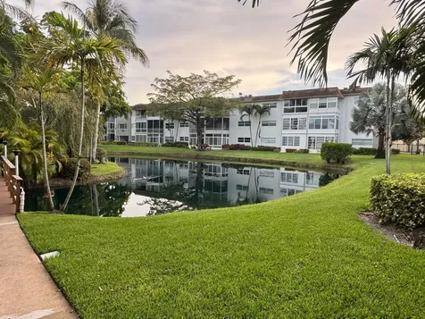 5171 W Oakland Park Boulevard Lauderdale Lakes FL 33313
