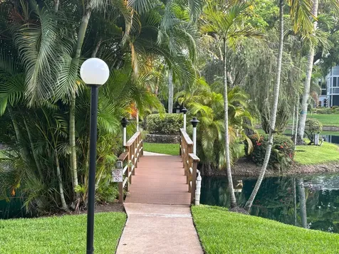 5171 W Oakland Park Boulevard Lauderdale Lakes FL 33313