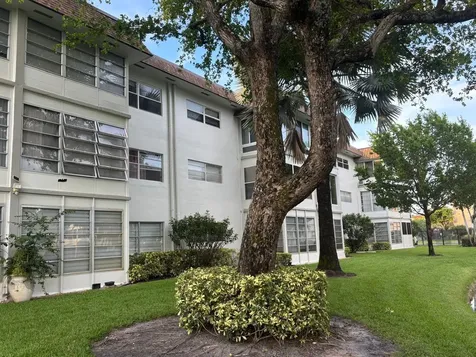 5171 W Oakland Park Boulevard Lauderdale Lakes FL 33313