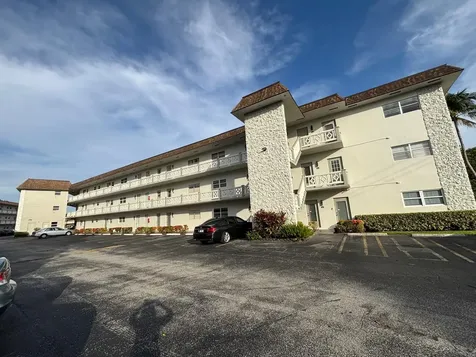 5171 W Oakland Park Boulevard Lauderdale Lakes FL 33313