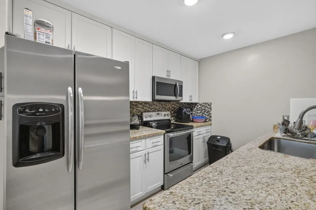 4825 NW 95th Avenue Sunrise FL 33351