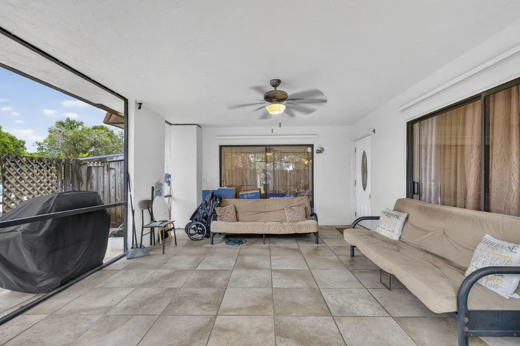 4825 NW 95th Avenue Sunrise FL 33351