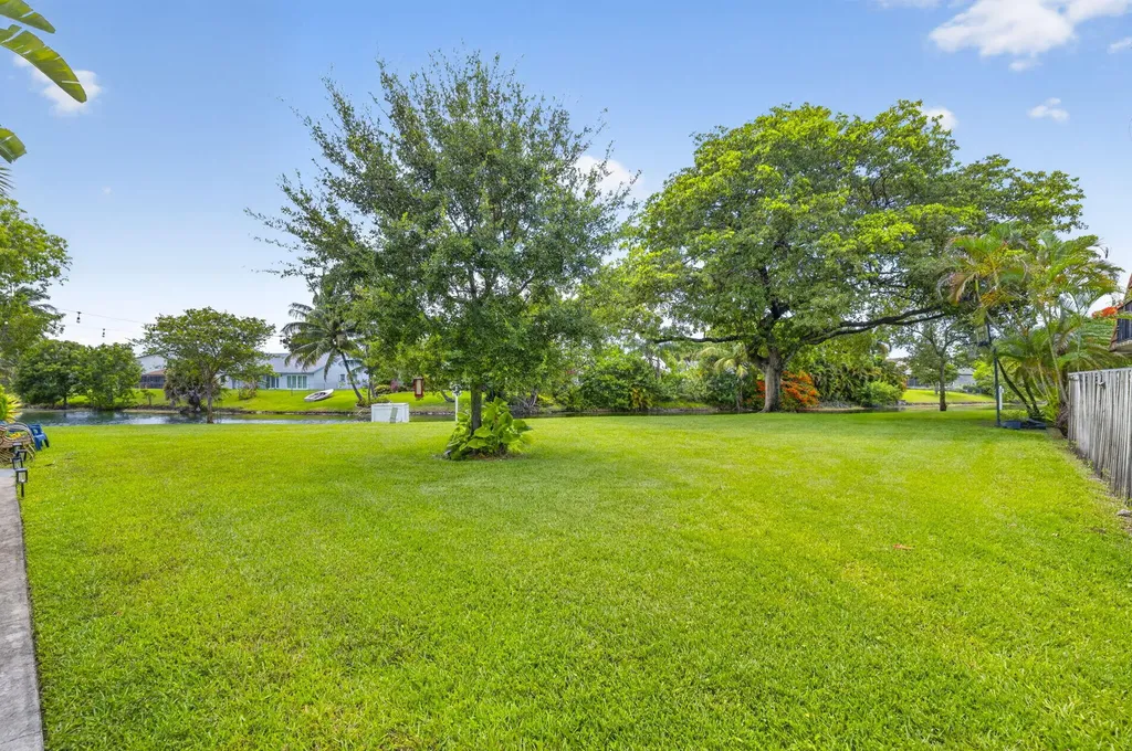 4825 NW 95th Avenue Sunrise FL 33351