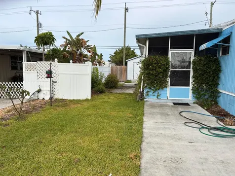 8268 SE Swan Avenue Hobe Sound FL 33455