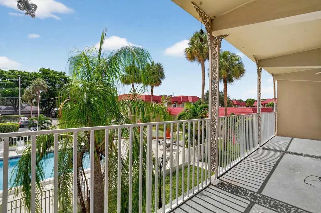 495 SE 8th Street Deerfield Beach FL 33441