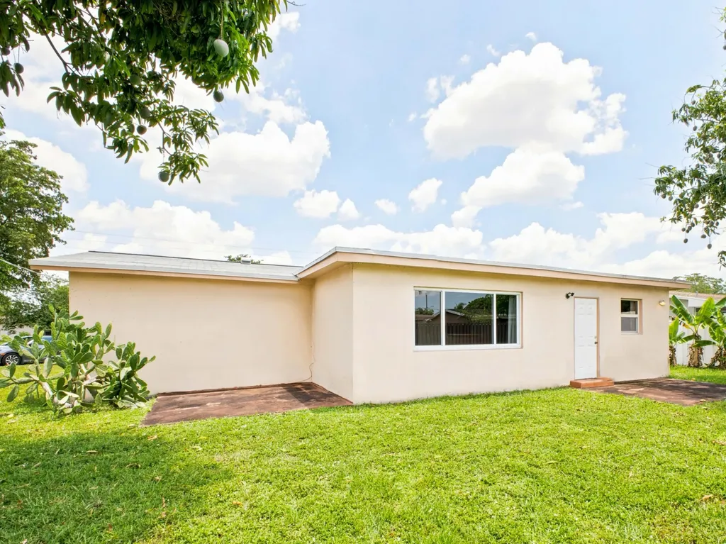 8400 Sunset Strip Sunrise FL 33322