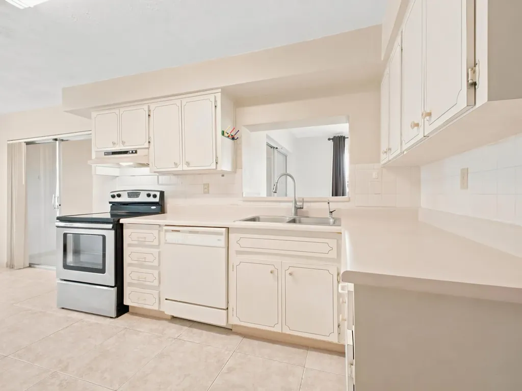 8400 Sunset Strip Sunrise FL 33322