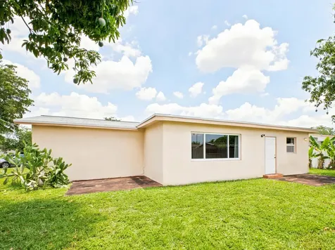 8400 Sunset Strip Sunrise FL 33322
