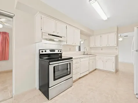 8400 Sunset Strip Sunrise FL 33322