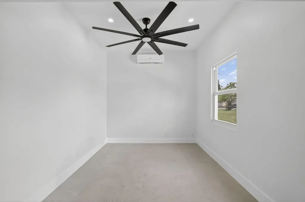 621 NW 3rd Avenue Pompano Beach FL 33060