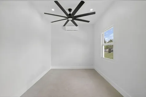 621 NW 3rd Avenue Pompano Beach FL 33060