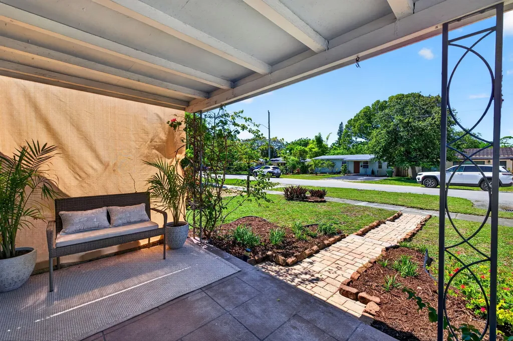 601 NE 14th Place Fort Lauderdale FL 33304