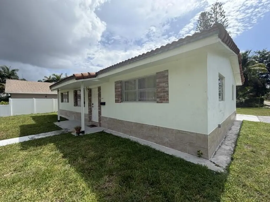 210 NE 5th Avenue Dania Beach FL 33004