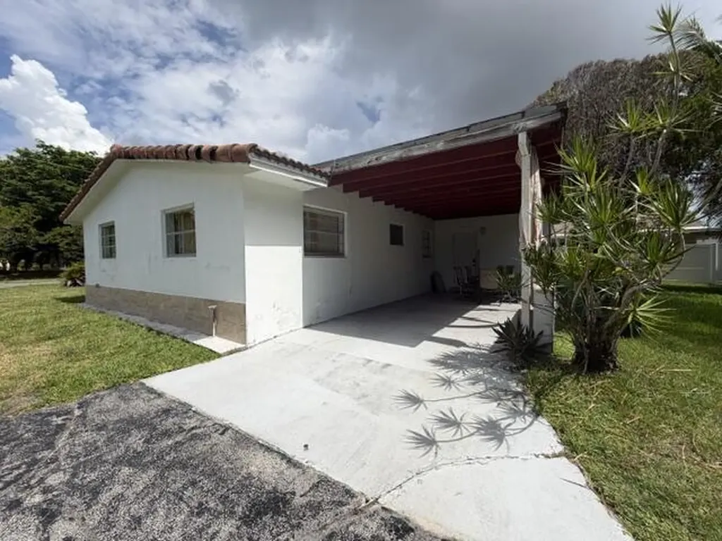 210 NE 5th Avenue Dania Beach FL 33004