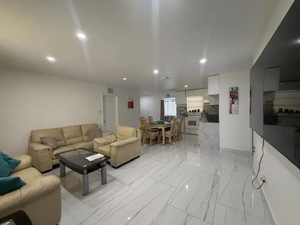 210 NE 5th Avenue Dania Beach FL 33004