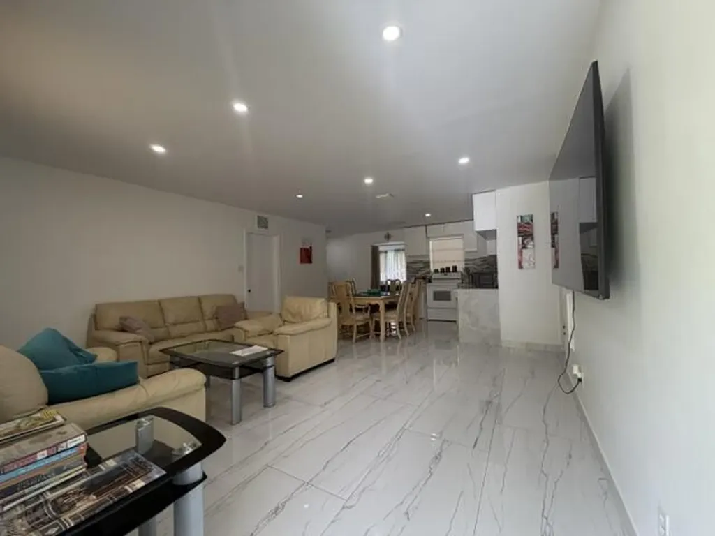 210 NE 5th Avenue Dania Beach FL 33004