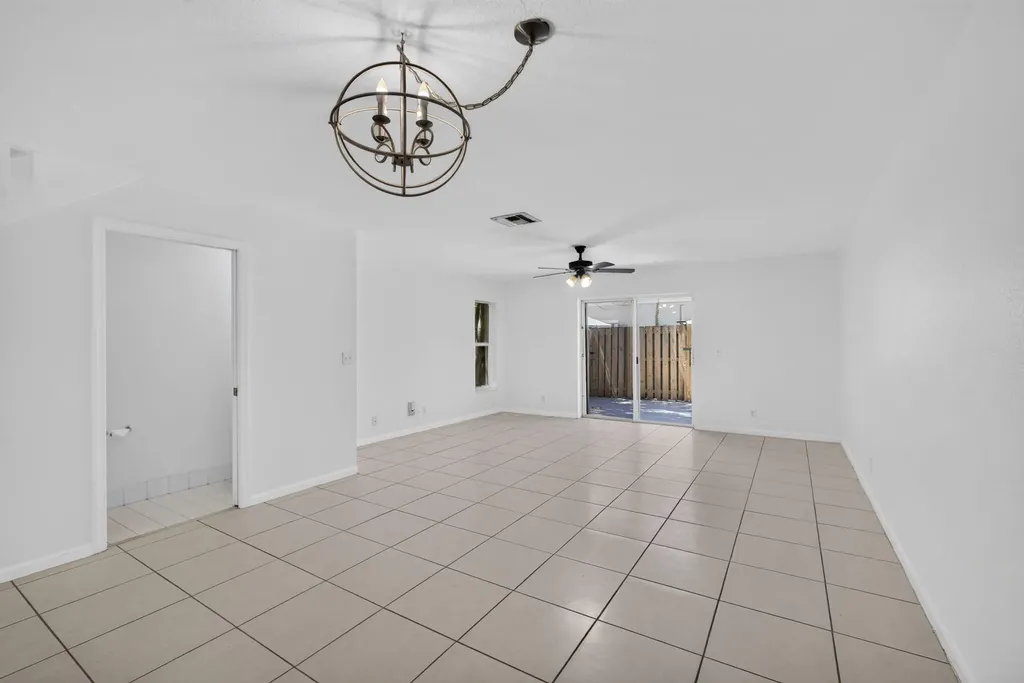 946 Summit Lake Drive West Palm Beach FL 33406