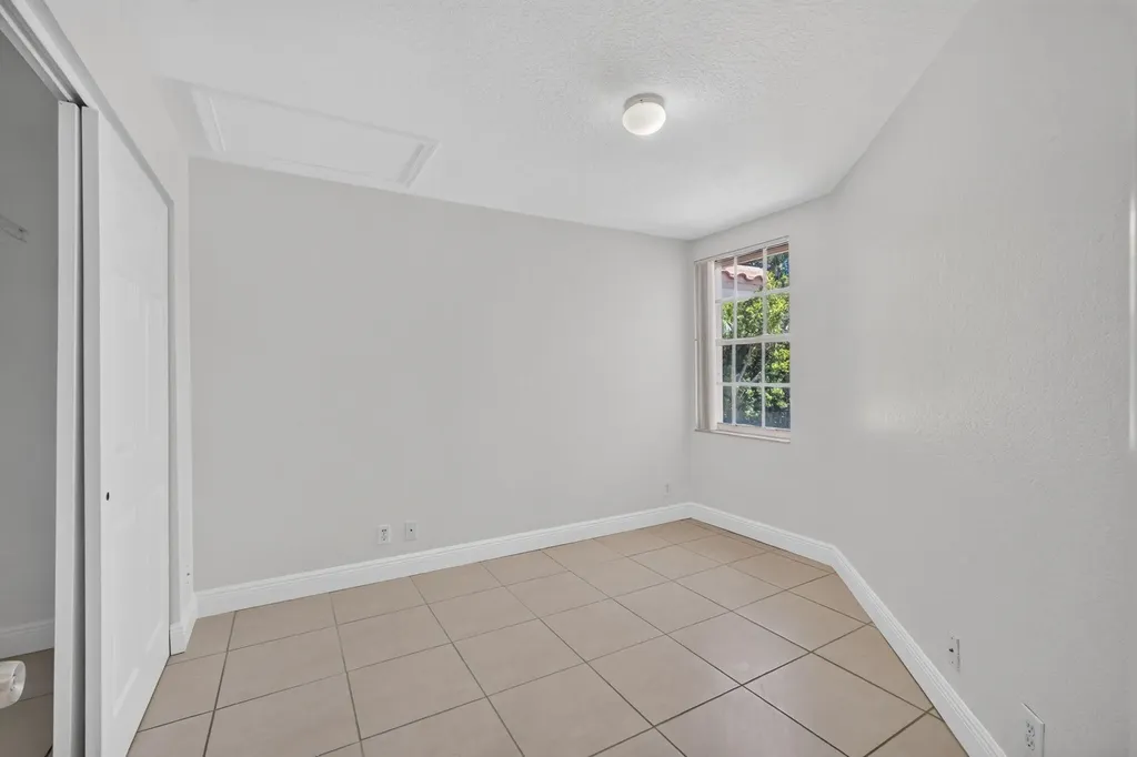 946 Summit Lake Drive West Palm Beach FL 33406