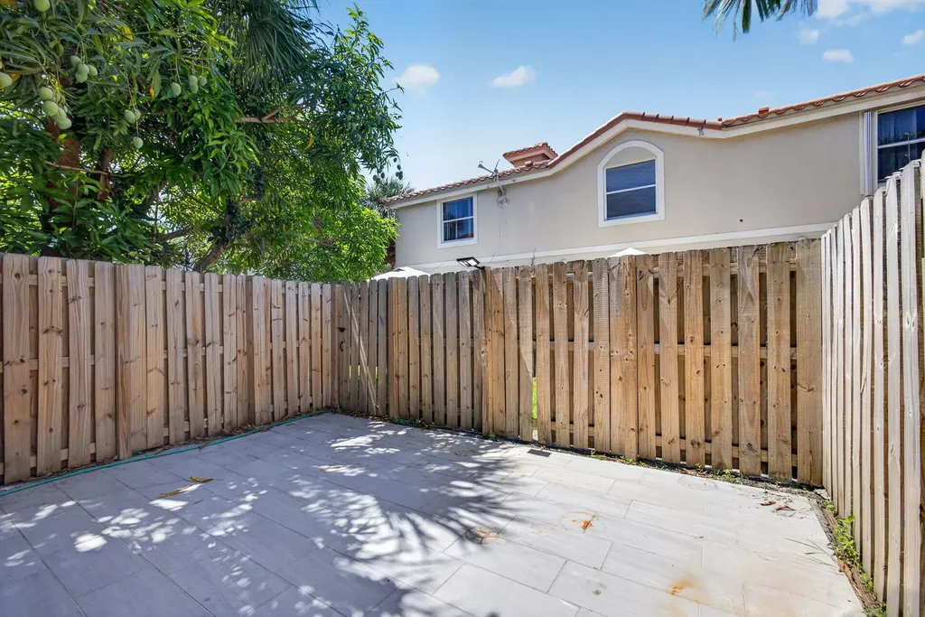 946 Summit Lake Drive West Palm Beach FL 33406