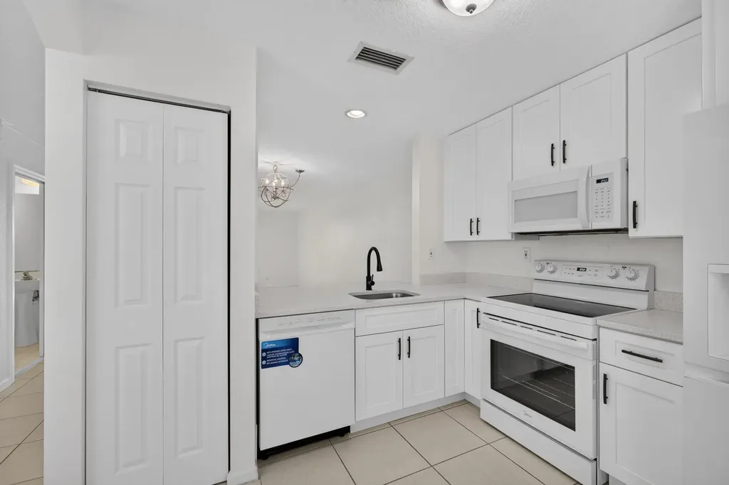 946 Summit Lake Drive West Palm Beach FL 33406