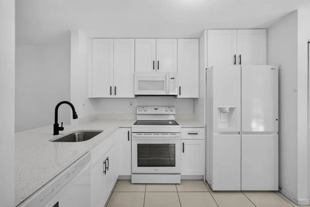 946 Summit Lake Drive West Palm Beach FL 33406