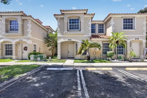 946 Summit Lake Drive West Palm Beach FL 33406