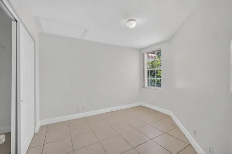 946 Summit Lake Drive West Palm Beach FL 33406