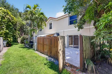 946 Summit Lake Drive West Palm Beach FL 33406