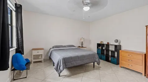 1303 Lakeview E Royal Palm Beach FL 33411