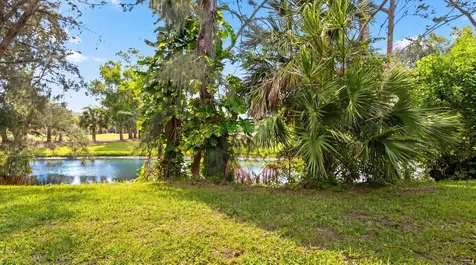 1303 Lakeview E Royal Palm Beach FL 33411