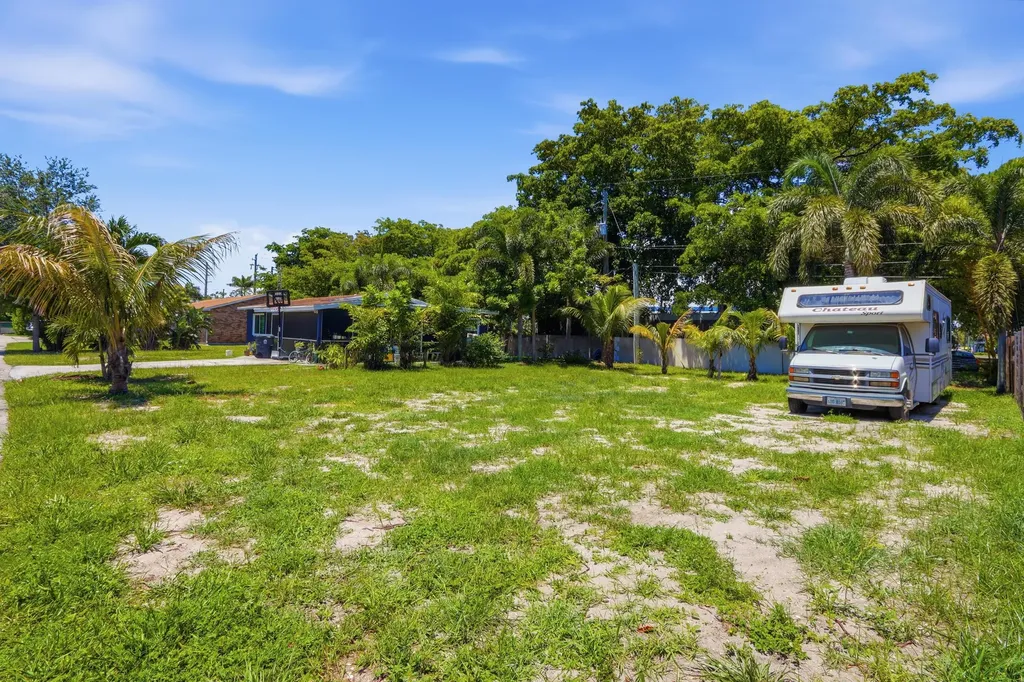 000 Morrison Avenue Lake Worth FL 33463
