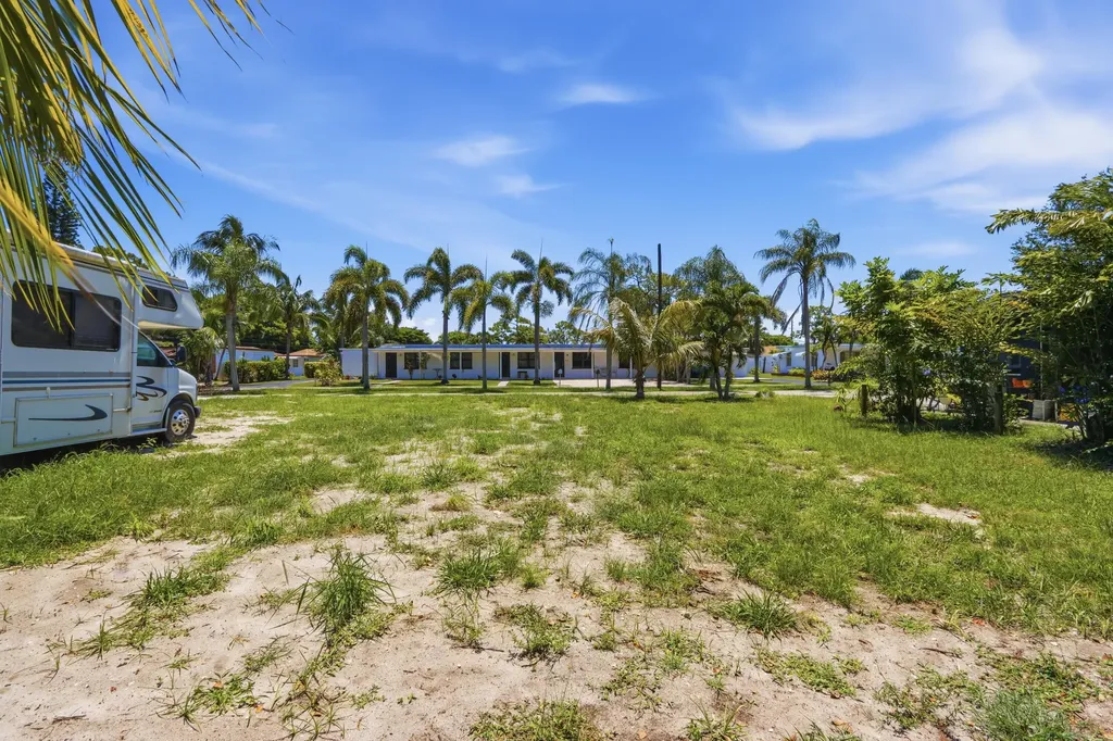 000 Morrison Avenue Lake Worth FL 33463