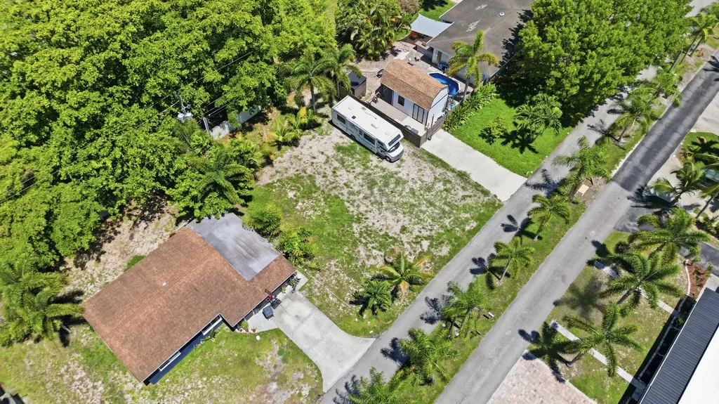 000 Morrison Avenue Lake Worth FL 33463