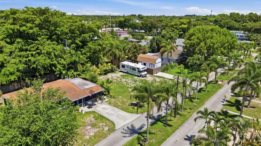 000 Morrison Avenue Lake Worth FL 33463