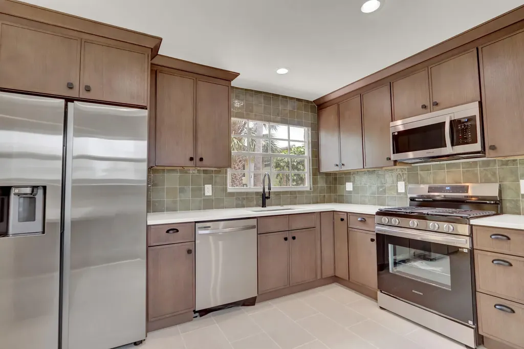 842 Selkirk Street West Palm Beach FL 33405