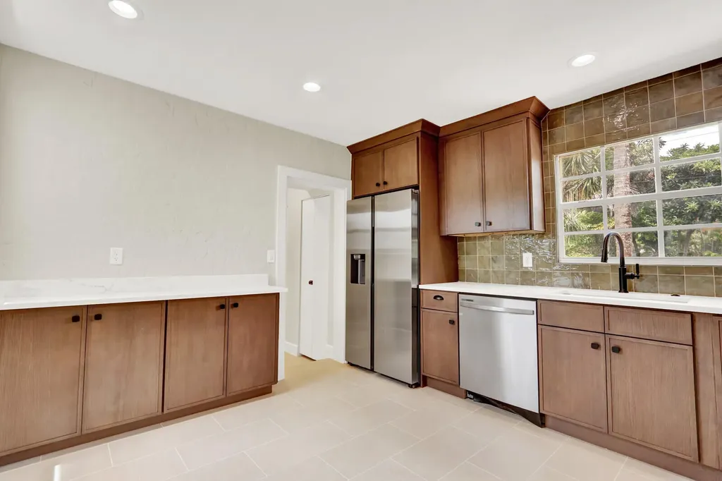 842 Selkirk Street West Palm Beach FL 33405