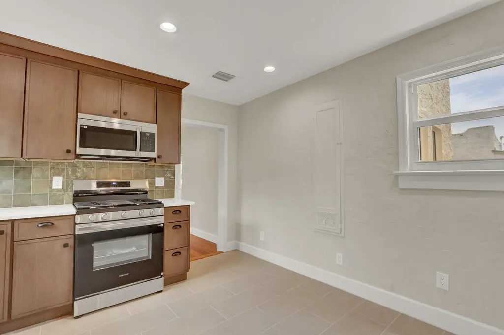 842 Selkirk Street West Palm Beach FL 33405